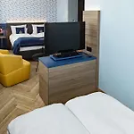 - The Niu, Welly By Ihg Kiel