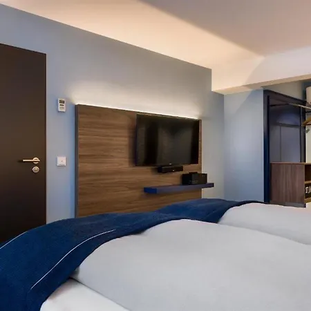 - The Niu, Welly By Ihg Hotel 3*