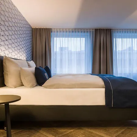 - The Niu, Welly By Ihg Kiel