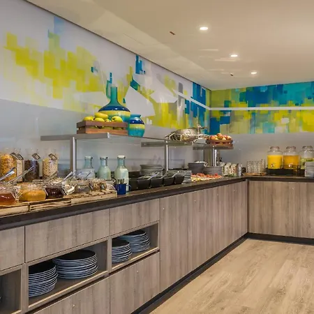 - The Niu, Welly By Ihg Otel 3*