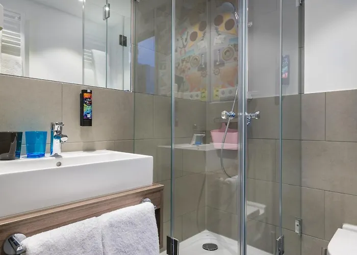 - The Niu, Welly By Ihg Hotel 3*