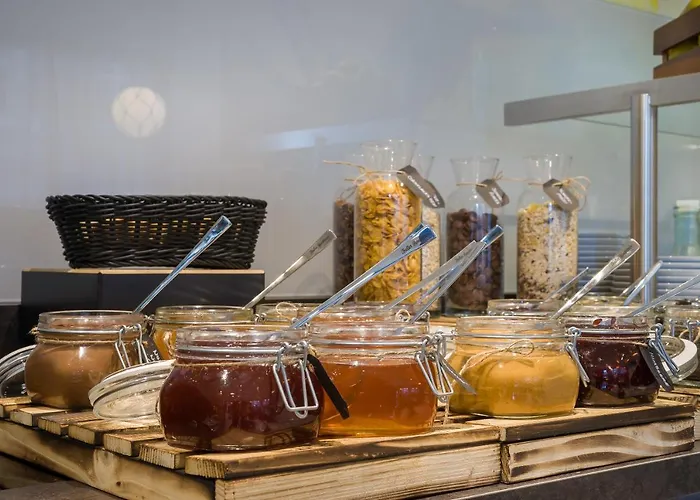 - The Niu, Welly By Ihg Kiel