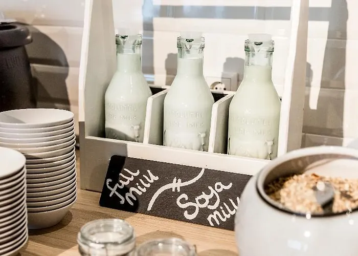 - The Niu, Welly By Ihg Kiel